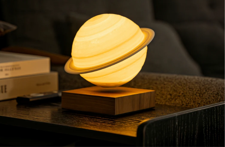 Schwebende Saturnlampe 6 chwebende Saturnlampe mit Magnetlevitation auf Holzsockel – Mondlampe Luxus